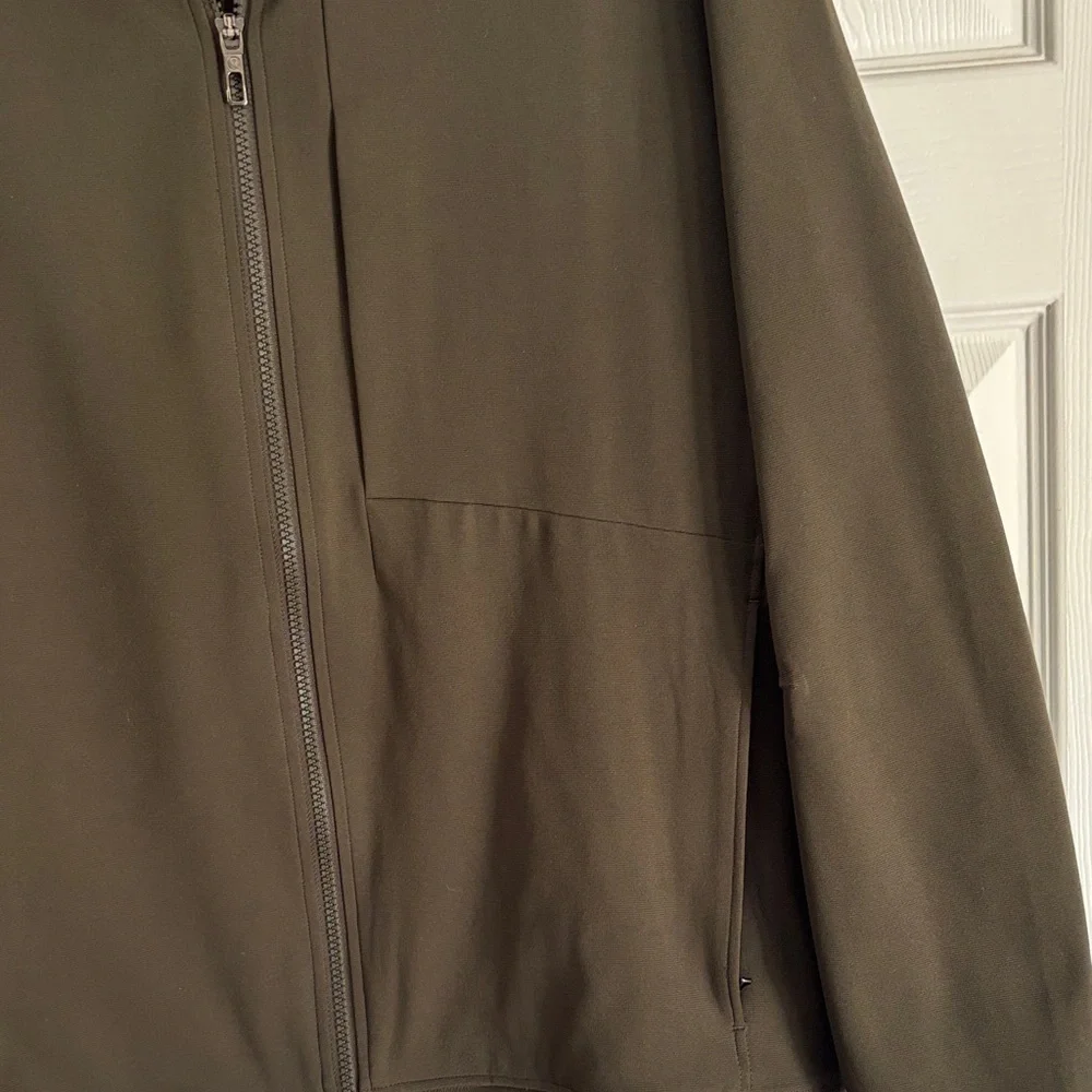 lululemon athletica Men's Jacket in Dark Green